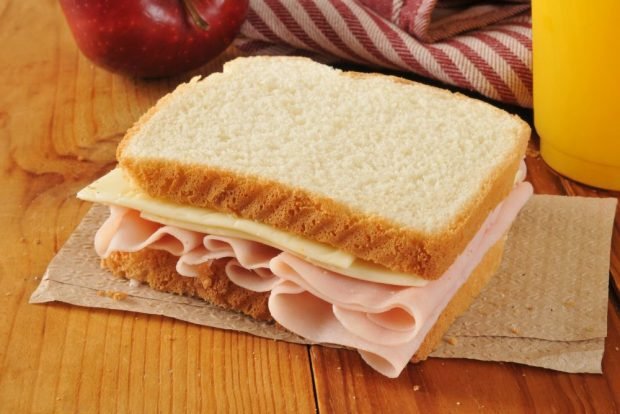 Ham and cheese sandwich