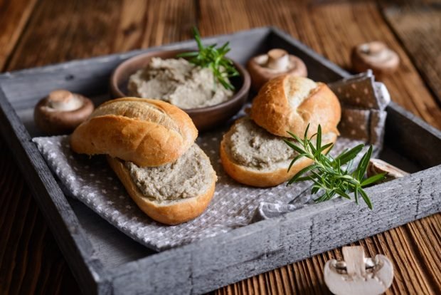 Mushroom spread on bread is a simple and delicious recipe, how to cook step by step