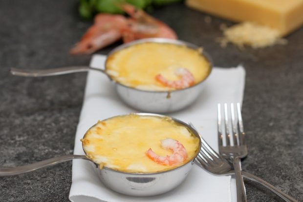 Julienne of shrimp with cream is a simple and delicious recipe, how to cook step by step