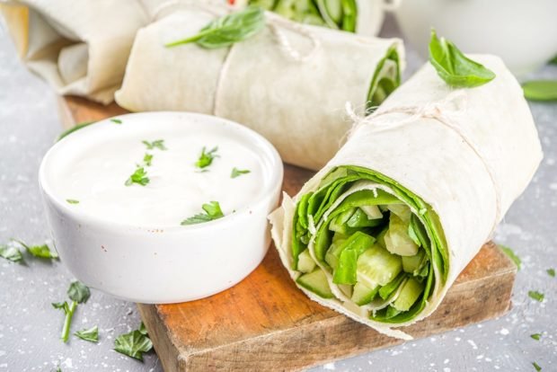 Green lavash roll with sour cream 