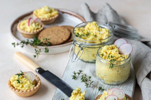 Cheese and egg pate