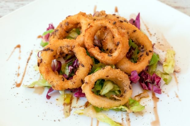 Rings of squid with spices