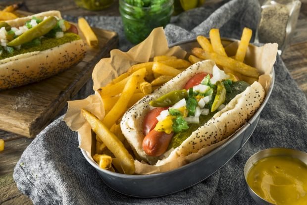 Hot dog with pickled hot pepper is a simple and delicious recipe, how to cook step by step