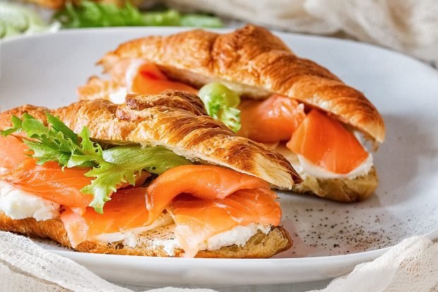 Croissants with salmon – a simple and delicious recipe, how to cook step by step