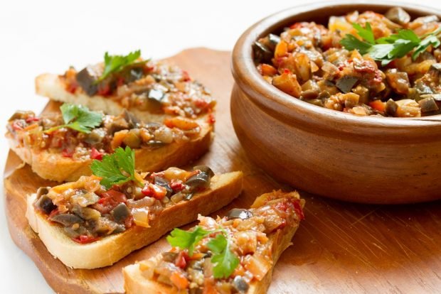 Chopped eggplant caviar is a simple and delicious recipe, how to cook step by step