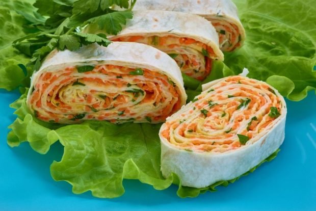 Lavash roll with Korean carrots is a simple and delicious recipe, how to cook step by step