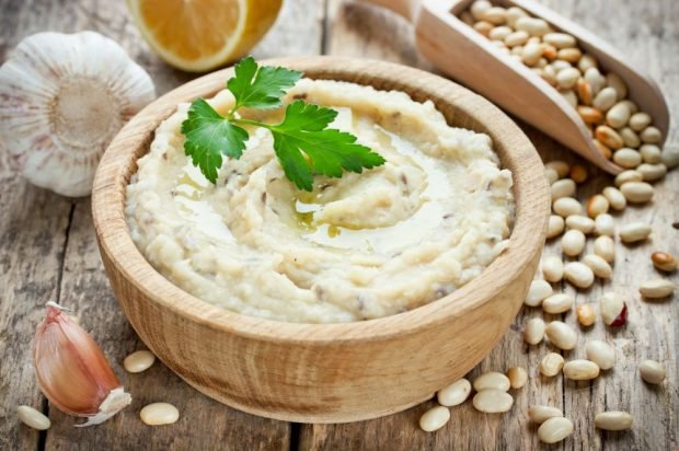 Bean hummus is a simple and delicious recipe, how to cook step by step