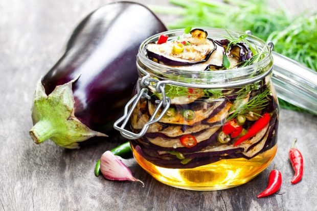 Marinated eggplant in oil