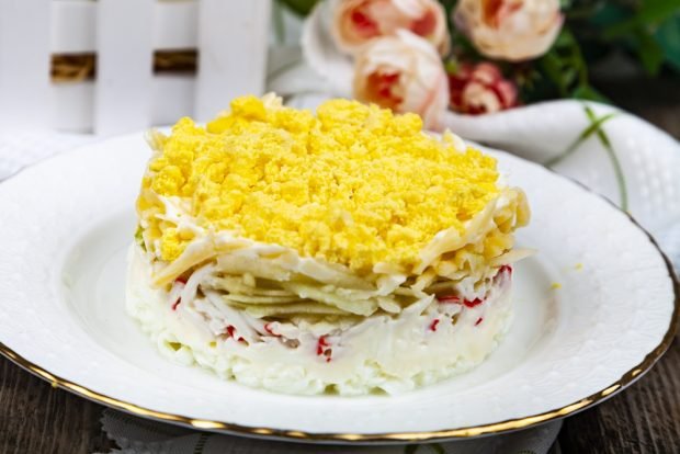 Layered crab salad with apples is a simple and delicious recipe, how to cook step by step