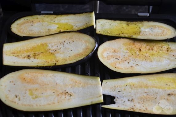 Eggplant rolls with cottage cheese: photo of recipe preparation, step 2