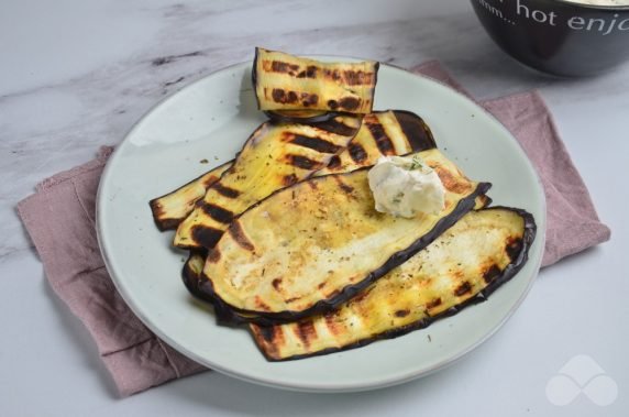 Eggplant rolls with cottage cheese: photo of recipe preparation, step 5