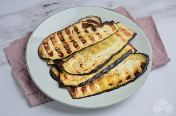 Eggplant rolls with cottage cheese: photo of recipe preparation, step 4