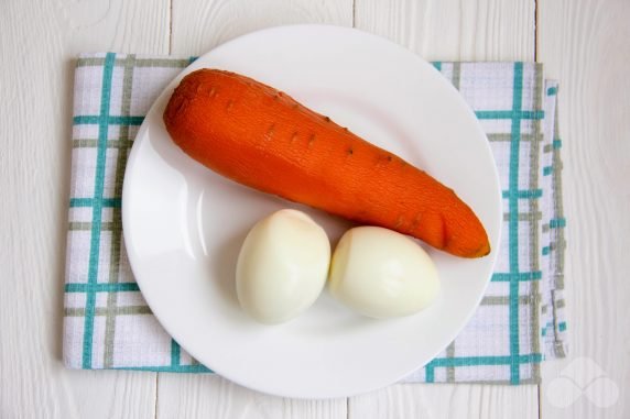 Lavash roll with carrots and eggs: photo of recipe preparation, step 1