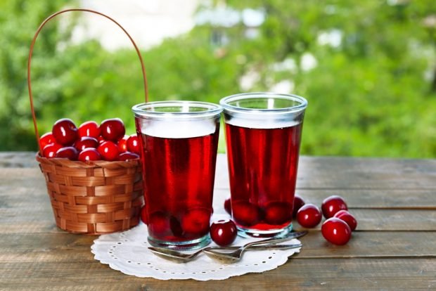 Cherry compote with cinnamon is a simple and delicious recipe, how to cook step by step