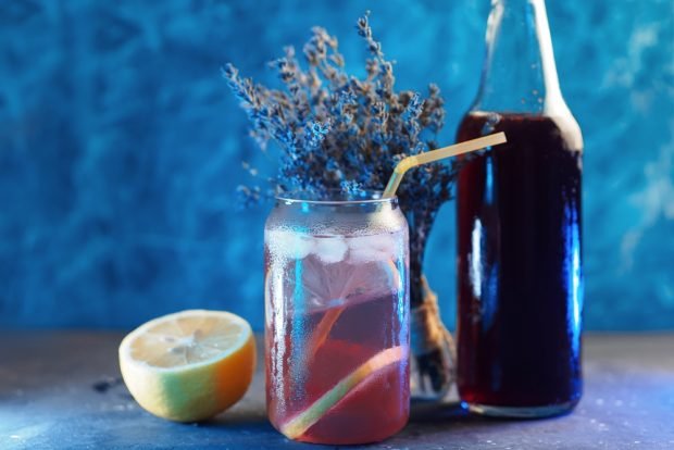 Lavender lemonade is a simple and delicious recipe, how to cook step by step