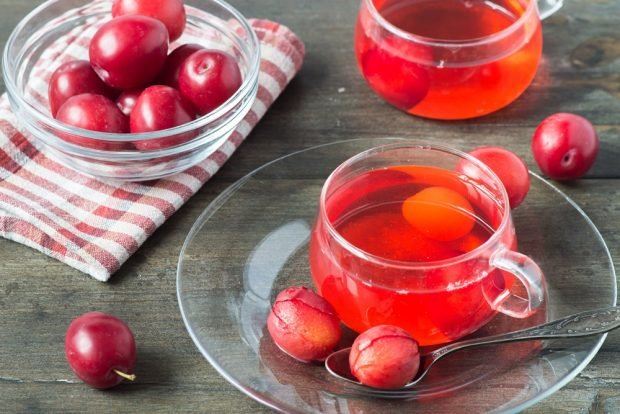 Whole plum compote is a simple and delicious recipe, how to cook step by step