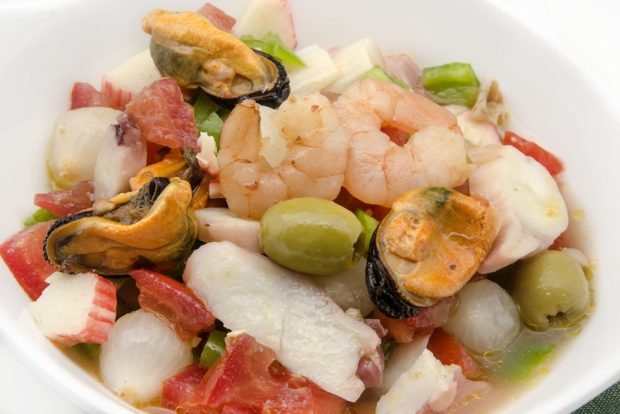 Salad with seafood and crab sticks – a simple and delicious recipe, how to cook step by step