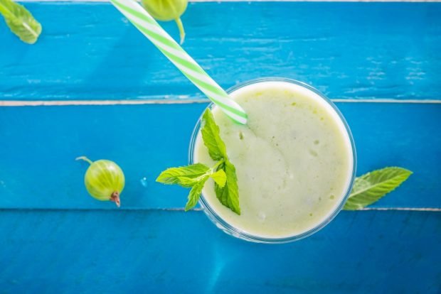 Gooseberry smoothie is a simple and delicious recipe, how to cook step by step