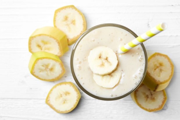 Milkshake with banana 