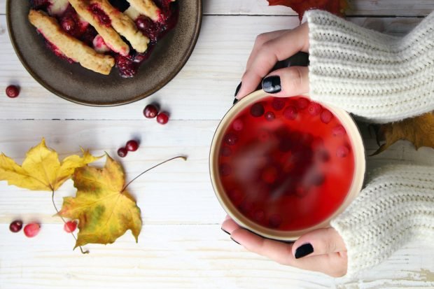 Lingonberry juice from frozen berries