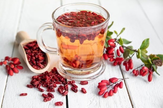 Tea with barberry is a simple and delicious recipe, how to cook step by step