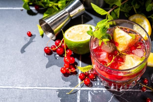 Red currant mojito 