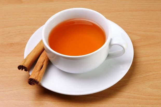 Tea with cinnamon 