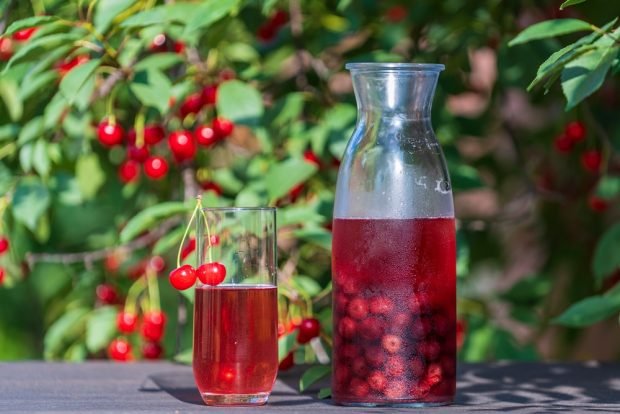 Summer berry compote