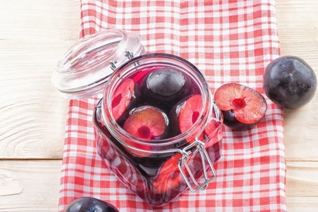 Plum compote for the whole family – a simple and delicious recipe, how to cook step by step