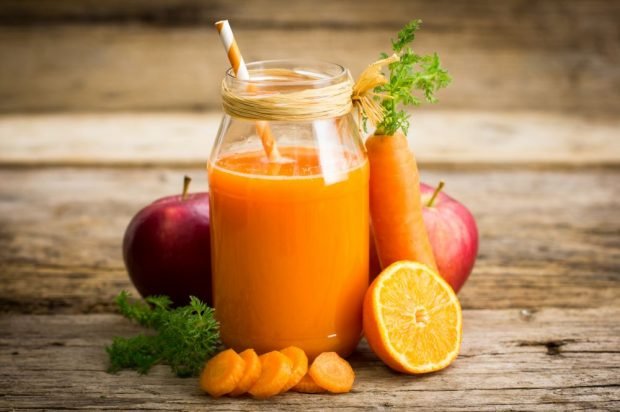 Freshly squeezed juice from apples, carrots and oranges 