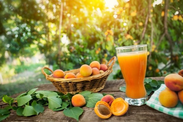 Apricot juice at home is a simple and delicious recipe, how to cook step by step