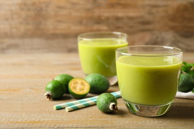 Feijoa and banana smoothies – a simple and delicious recipe, how to cook step by step