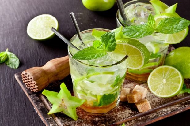 Classic recipe for mojito with carambola