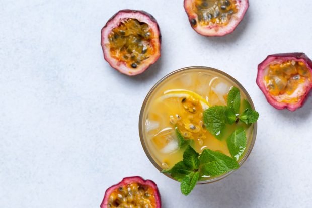 Mango passion fruit lemonade 