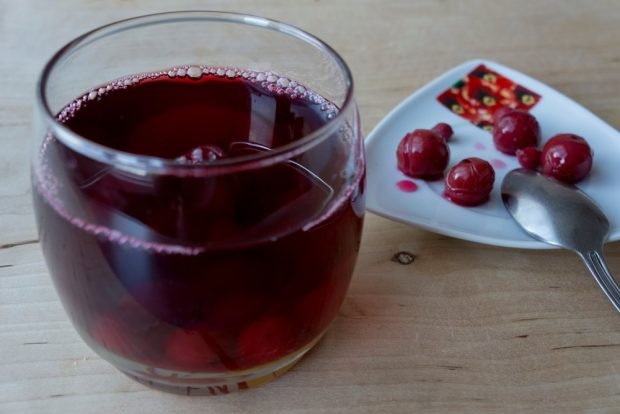 Cherry compote with blueberries