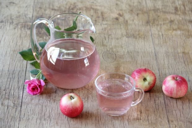 Compote of fresh apples