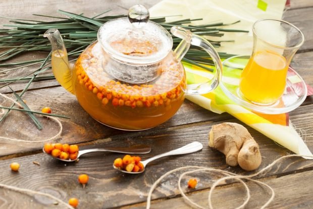 Tea with sea buckthorn, ginger and honey is a simple and delicious recipe, how to cook step by step