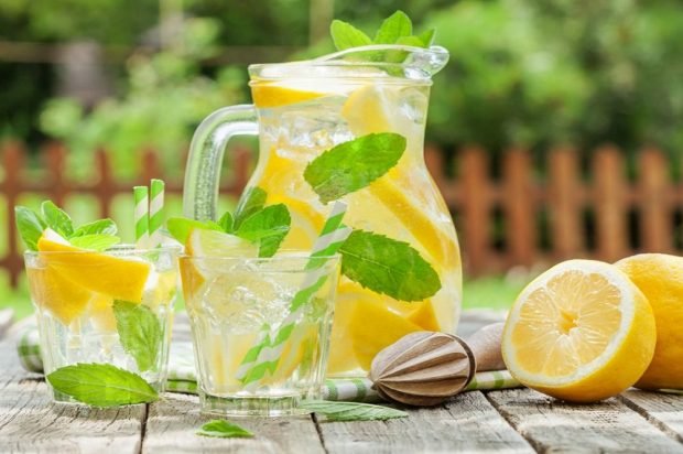 Homemade lemonade with mineral water 