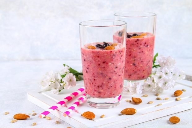 Banana currant smoothie – a simple and delicious recipe, how to cook step by step