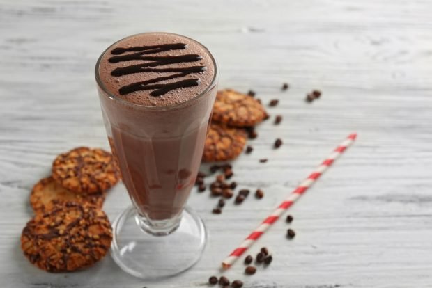 Milk chocolate cocktail in a blender