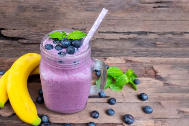 Banana blueberry smoothie is a simple and delicious recipe, how to cook step by step