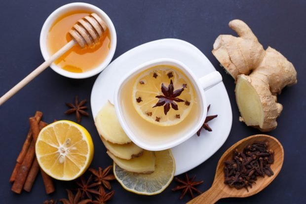 Tea with cloves and ginger 