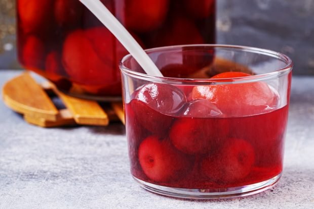 Apricot compote with cherries 