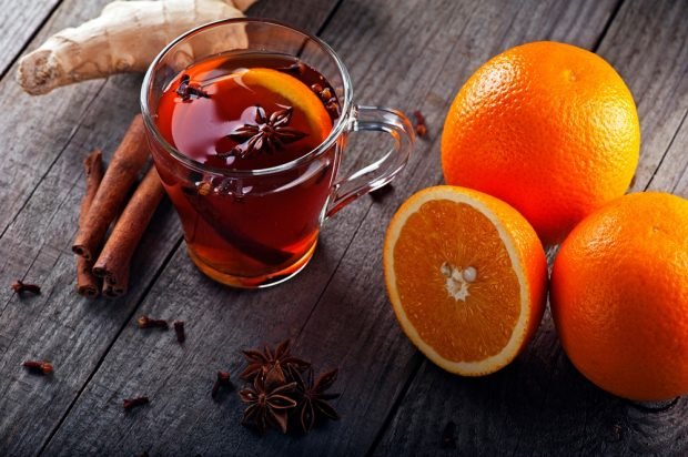 Tea with ginger, orange and honey 