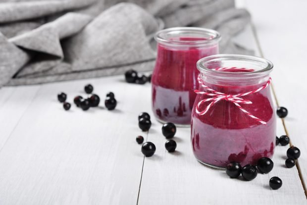 Smoothies with currants