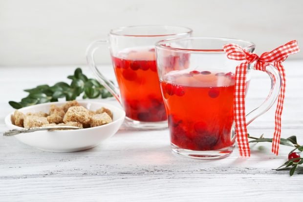 Cranberry tea from frozen berries is a simple and delicious recipe, how to cook step by step