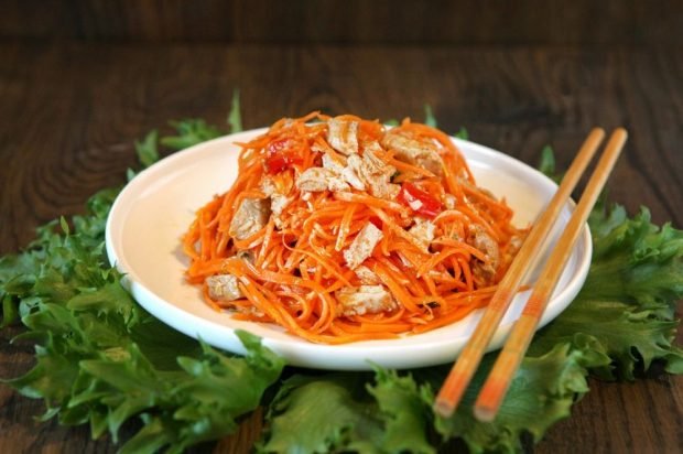 Chicken, bell pepper and Korean carrot salad