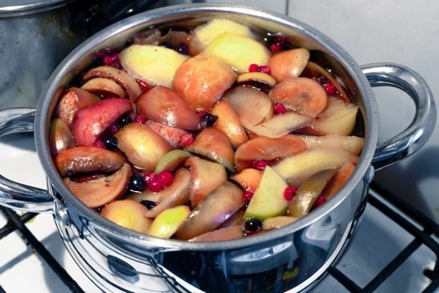 Compote with apples and peaches 