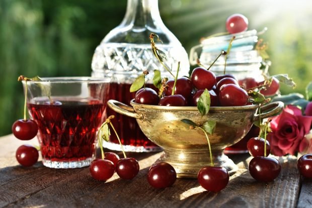 Cherry compote with rosemary 