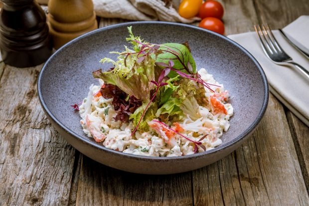 Salad with crab meat and egg